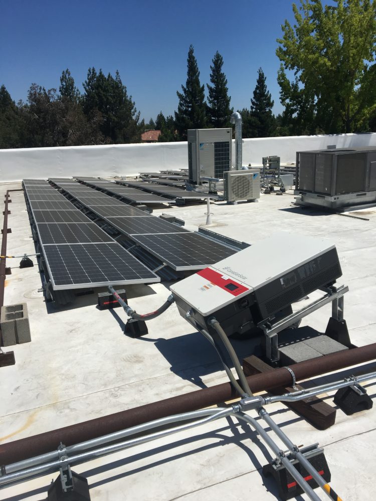 Kiểm tra kỹ thuật giúp chọn inverter hòa lưới đúng cấu hình và vận hành ổn định.