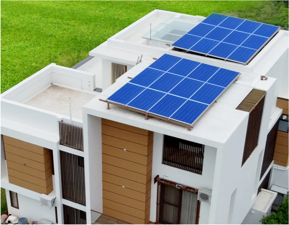 Inverter hybrid cần tương thích tốt với pin lưu trữ và phụ tải.