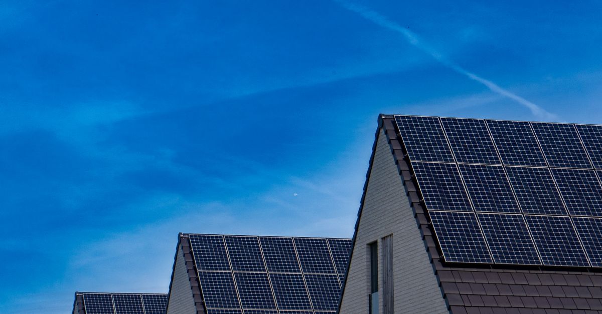Theo dõi sản lượng và đánh giá hiệu quả hệ thống solar gia đình bằng dữ liệu thực tế.